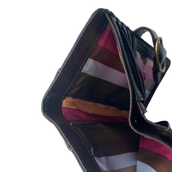 Clarks Black Leather Hand Wallet Snap Closure Embossed Brand 6.5" x 4" - Picture 5 of 8